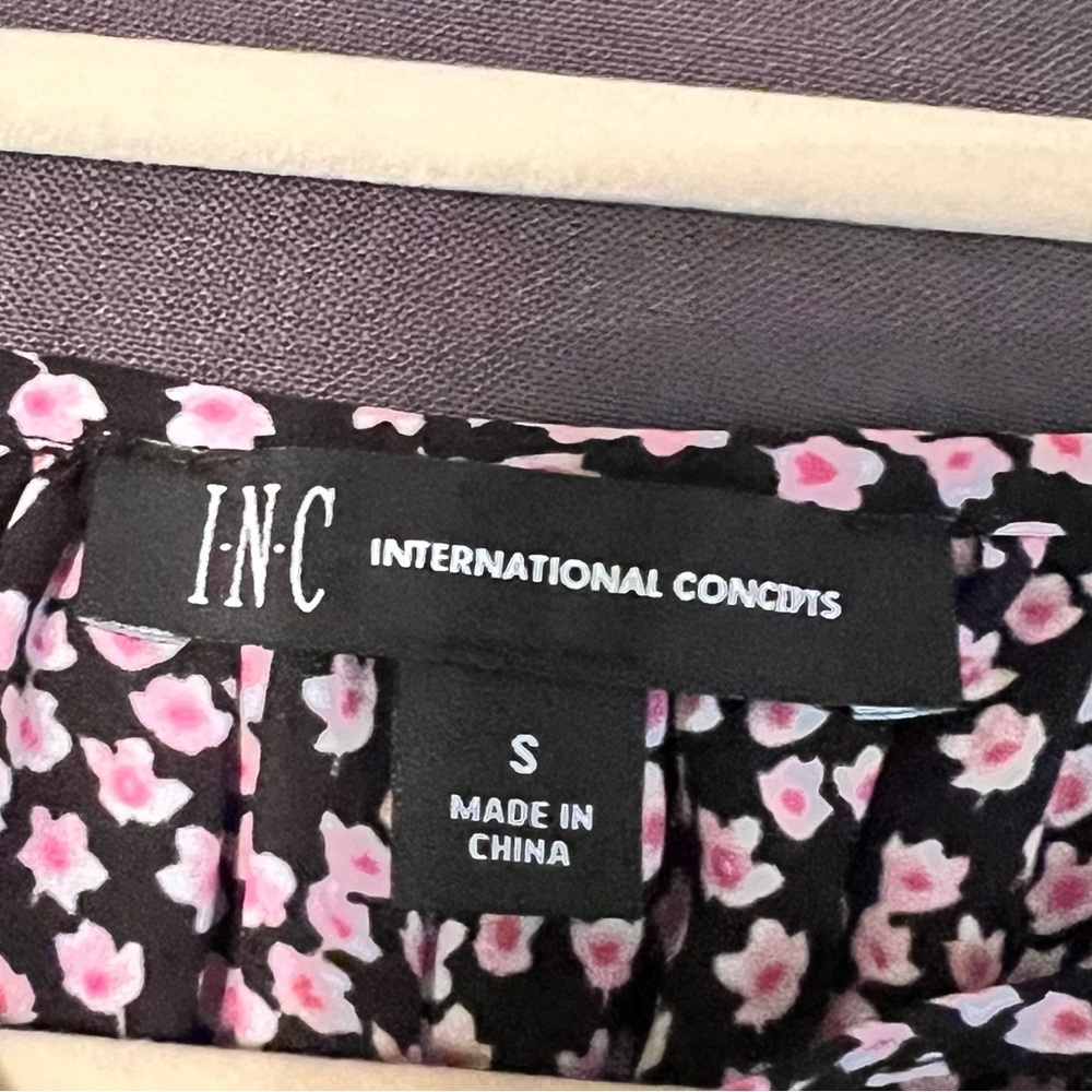 INC International Concepts Floral Ruffle Sleeve Tie Neck Blouse Small - Picture 4 of 7